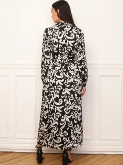 Sale La Modeuse Robe chemise évasée à motifs Noir