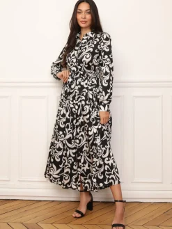 Sale La Modeuse Robe chemise évasée à motifs Noir