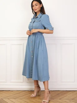 Online La Modeuse Robe chemise évasée en denim Bleu
