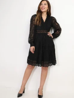 La Modeuse Robe chemisier en dentelle et crochet Noir