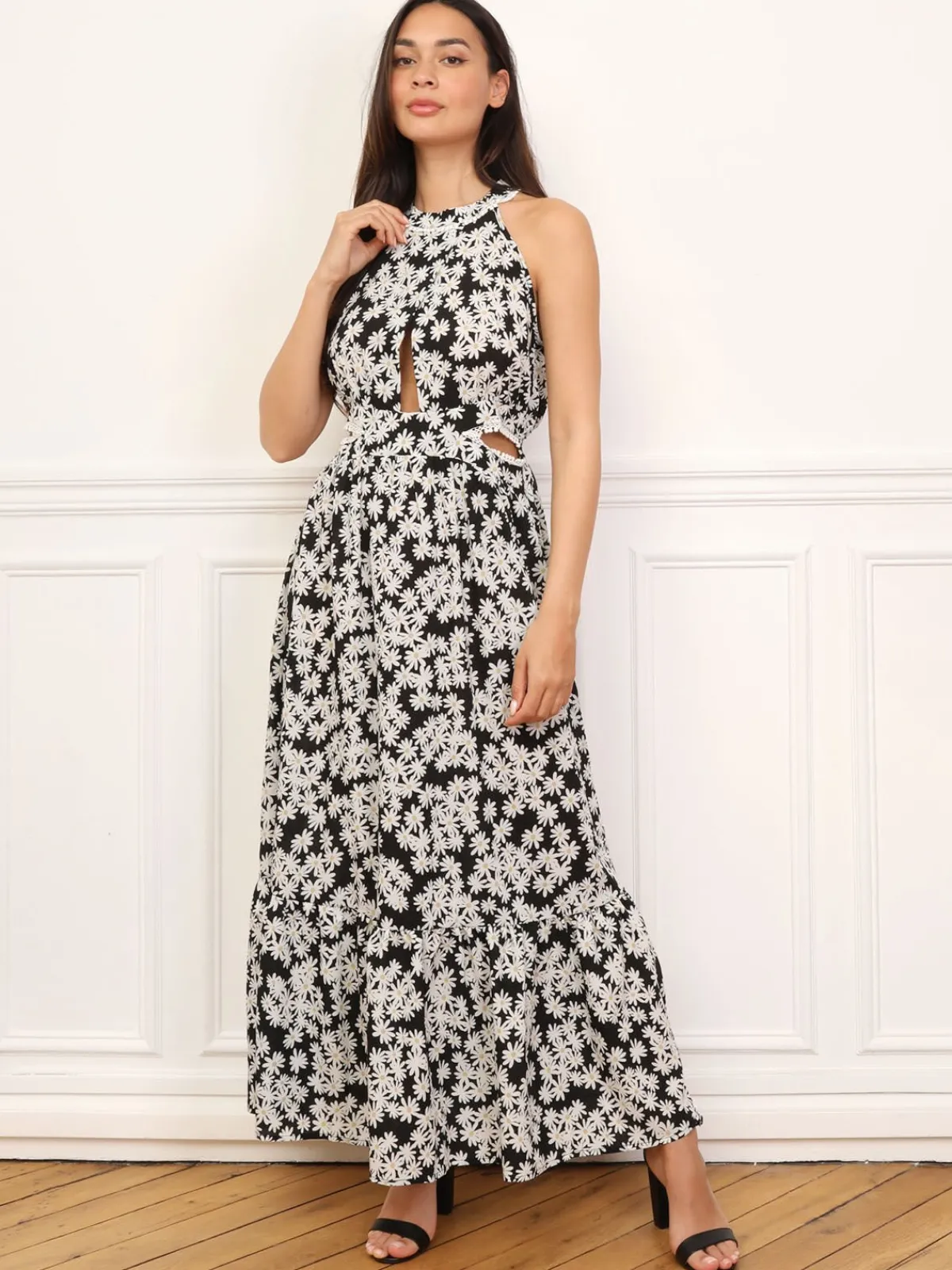 La Modeuse Robe cut-out à fleurs et broderie Noir