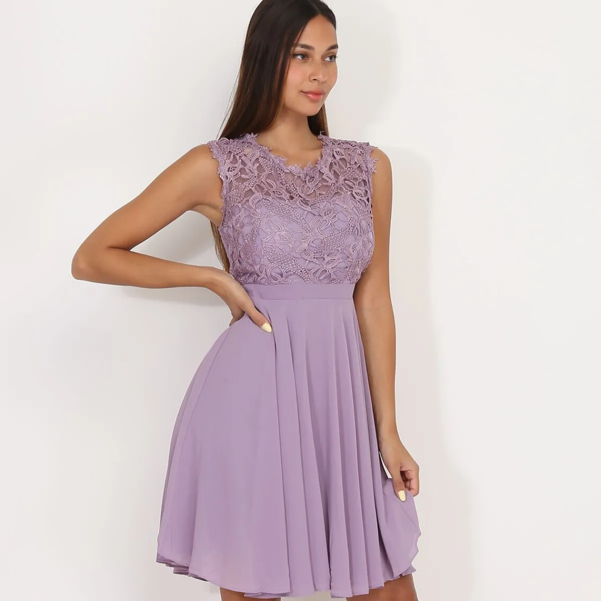 Sale La Modeuse Robe de cérémonie avec dentelle Violetclair