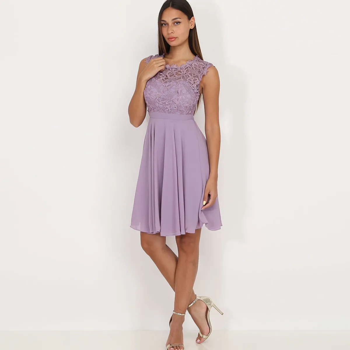 Sale La Modeuse Robe de cérémonie avec dentelle Violetclair