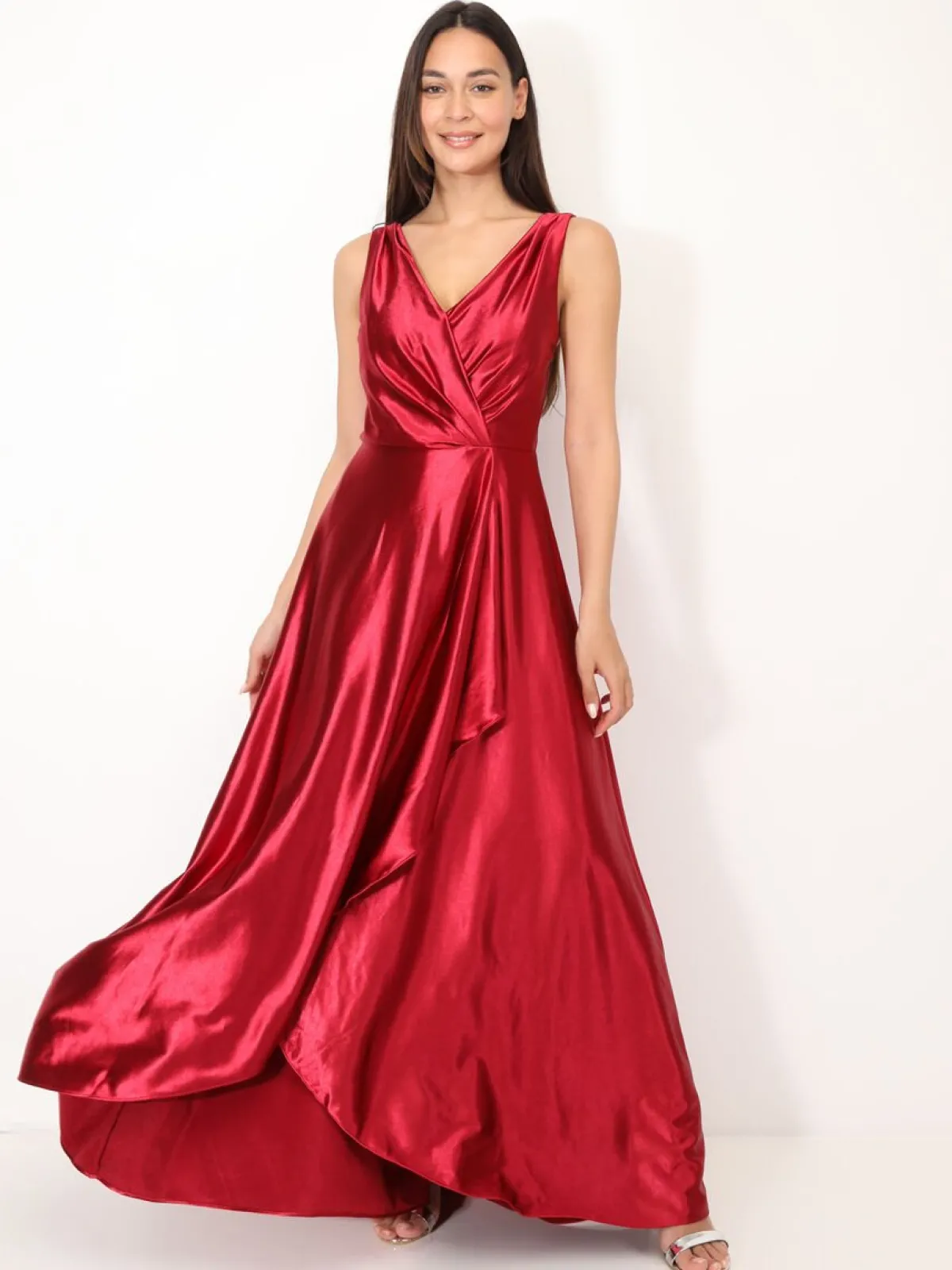 Sale La Modeuse Robe de cérémonie satinée et drapée Rougefoncé