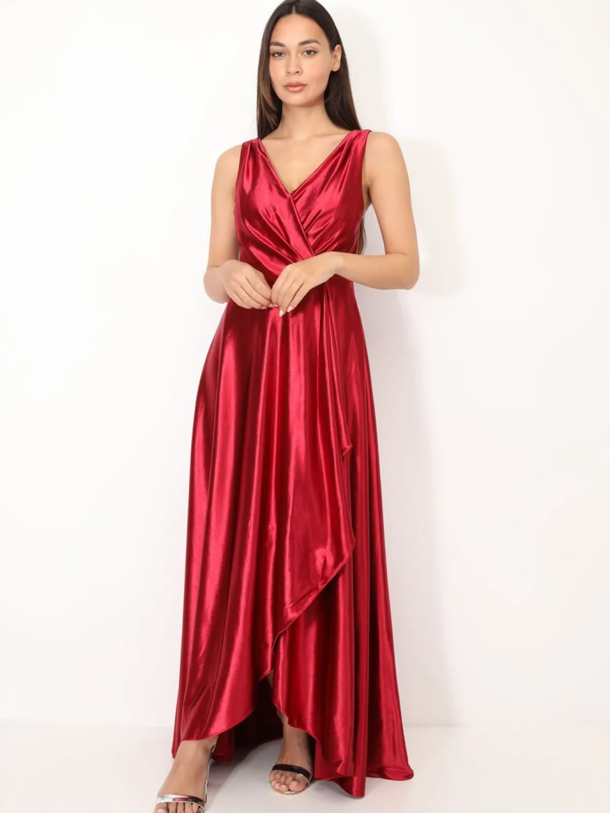 Sale La Modeuse Robe de cérémonie satinée et drapée Rougefoncé