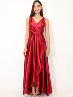 Sale La Modeuse Robe de cérémonie satinée et drapée Rougefoncé