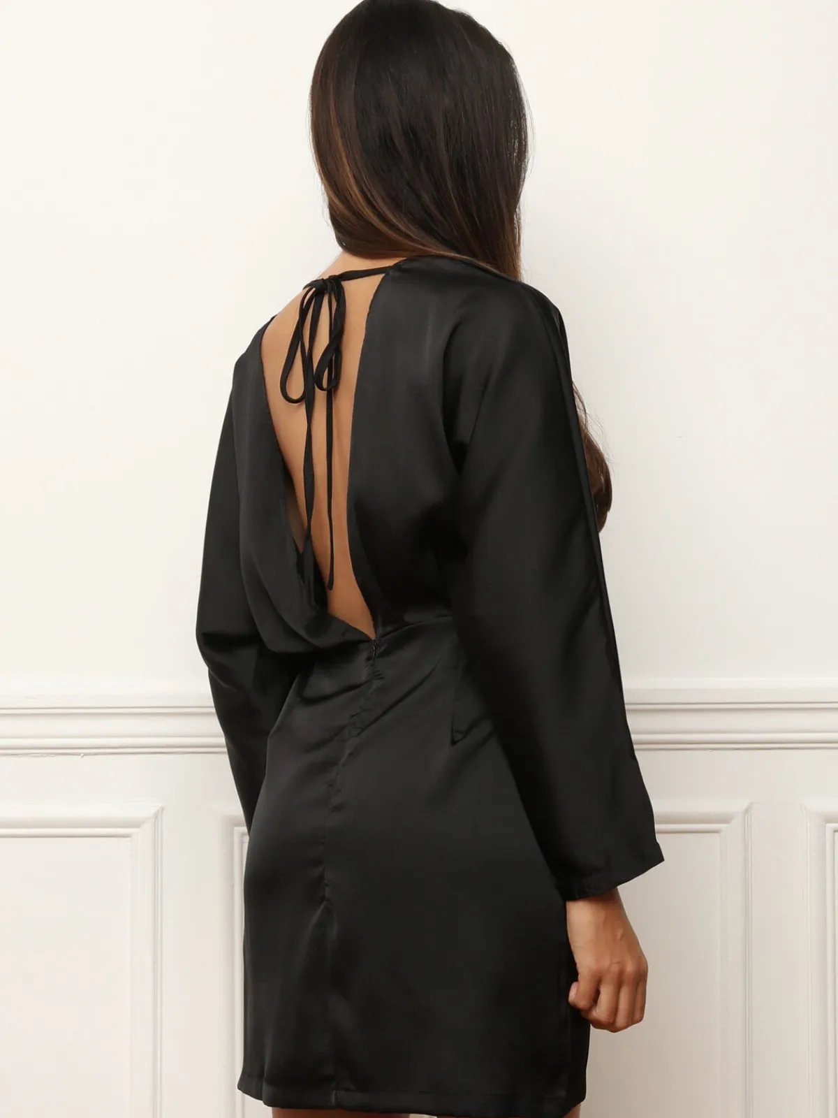 Online La Modeuse Robe effet cache-c艙ur satinée à dos nu Noir