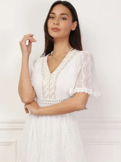 Sale La Modeuse Robe en dentelle avec broderie Beige