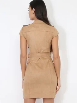 Sale La Modeuse Robe en suédine à zip et ceinture Camel