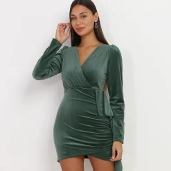 Sale La Modeuse Robe en velours à volants Vert