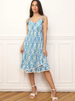 Hot La Modeuse Robe fleurie à volants et bretelles à nouer Blanc