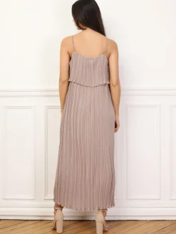 Hot La Modeuse Robe fluide et plissée à volants Taupe