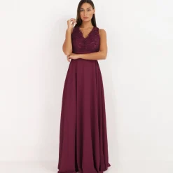 Hot La Modeuse Robe longue à broderies fleuries Bordeaux