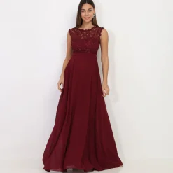 Online La Modeuse Robe longue à dentelle Bordeaux