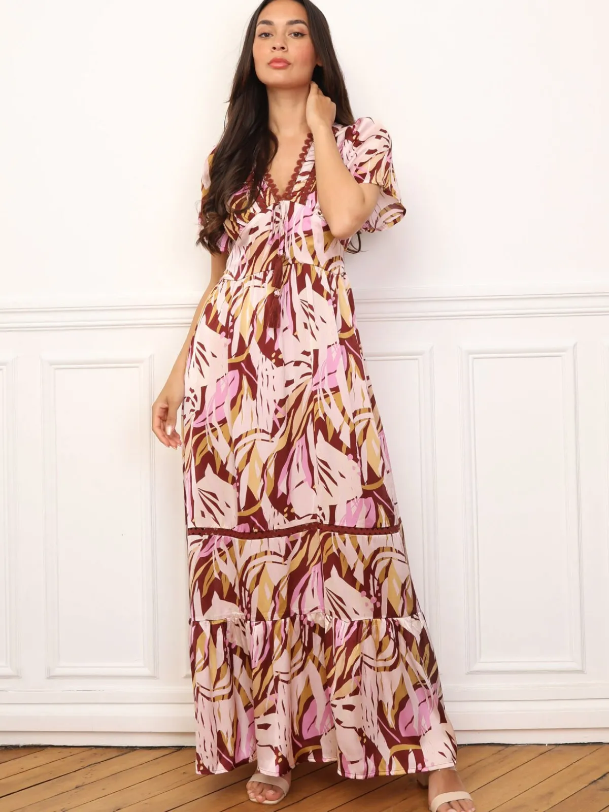 New La Modeuse Robe longue à motif tropical et pompons Rose