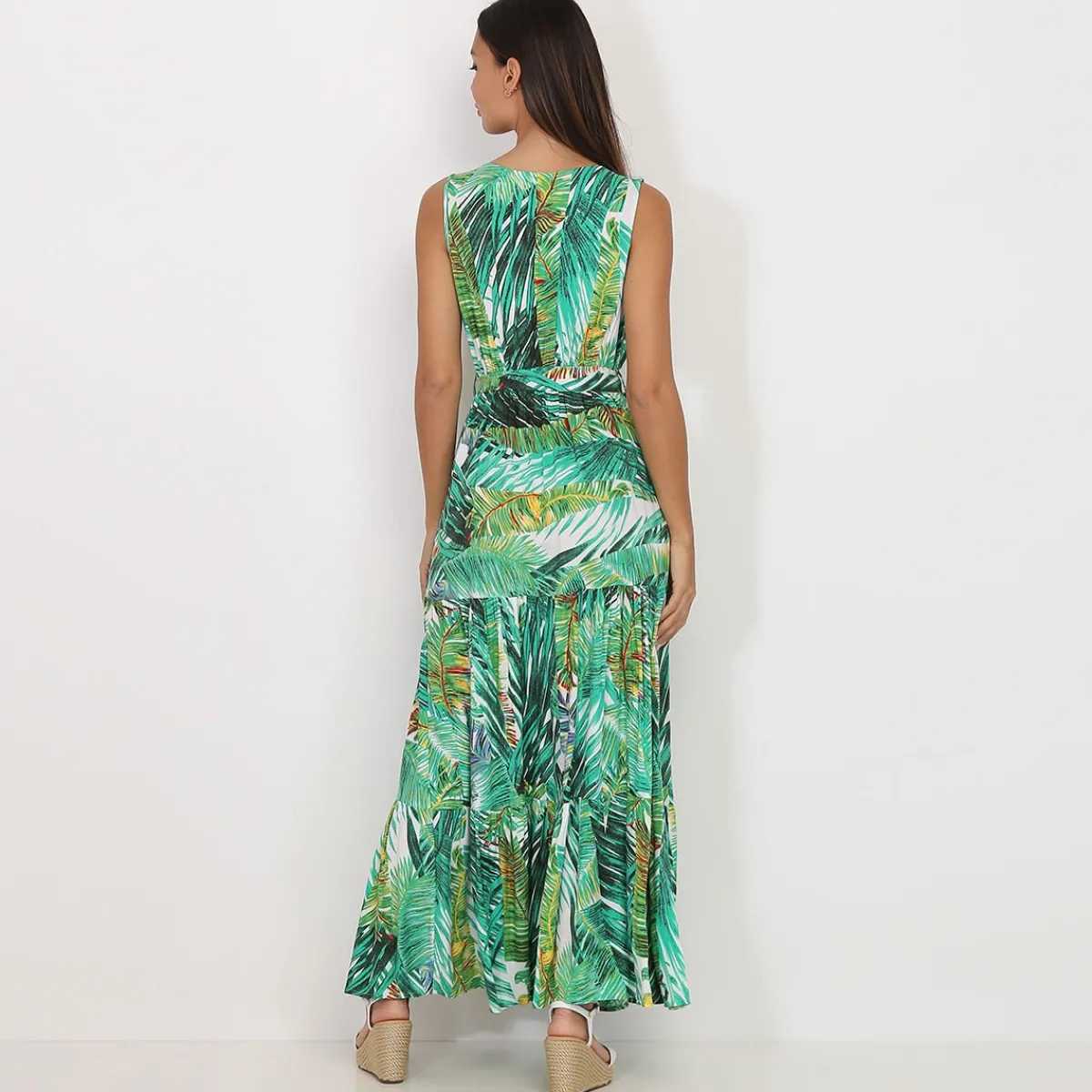 Discount La Modeuse Robe longue ceinturée à imprimé tropical Blanc
