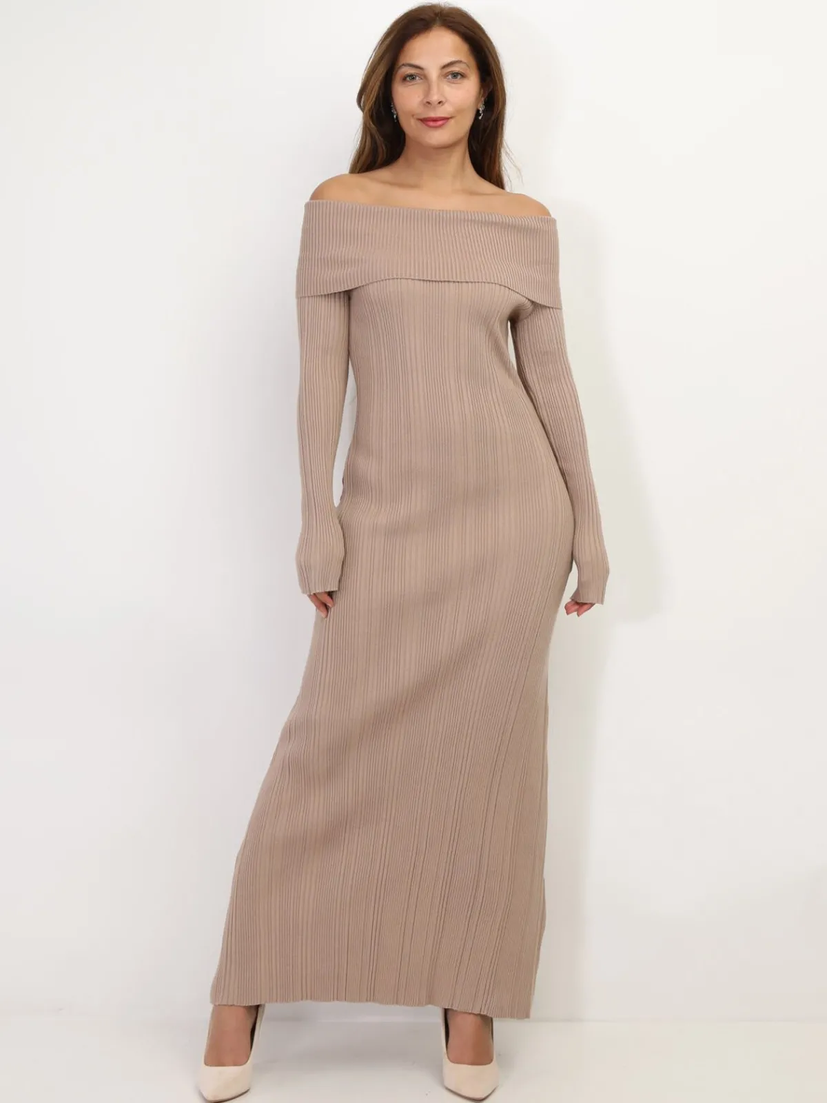 Hot La Modeuse Robe longue en maille à col bardot Taupe