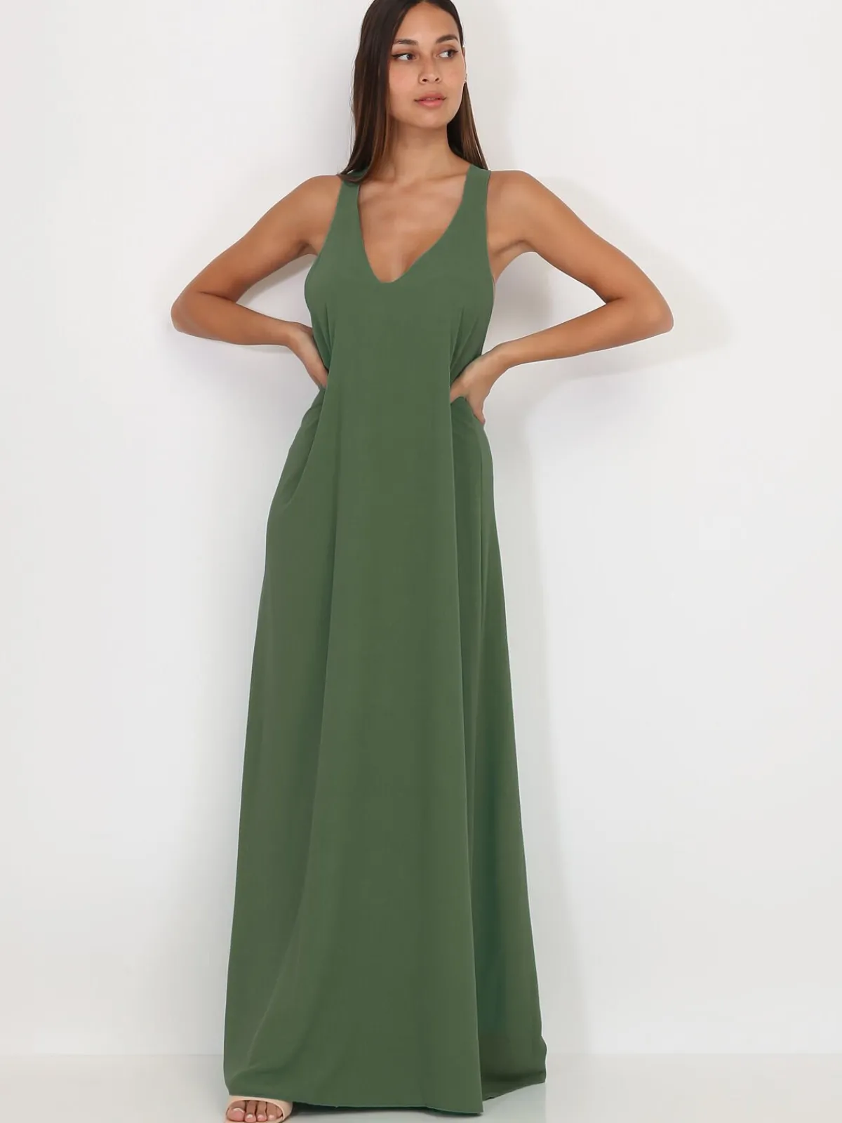 Outlet La Modeuse Robe longue et ample à dos croisé Kaki