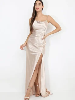 La Modeuse Robe longue satinée à col bénitier Beige
