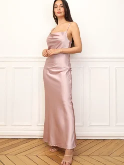 Outlet La Modeuse Robe longue satinée à col bénitier VieuxRose
