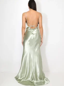 Outlet La Modeuse Robe longue satinée à col bénitier Vertclair