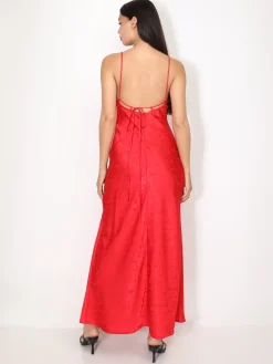 La Modeuse Robe longue satinée à motif floral Rouge