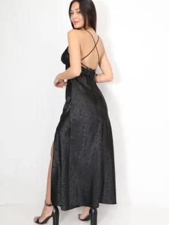 New La Modeuse Robe longue satinée à motif floral Noir