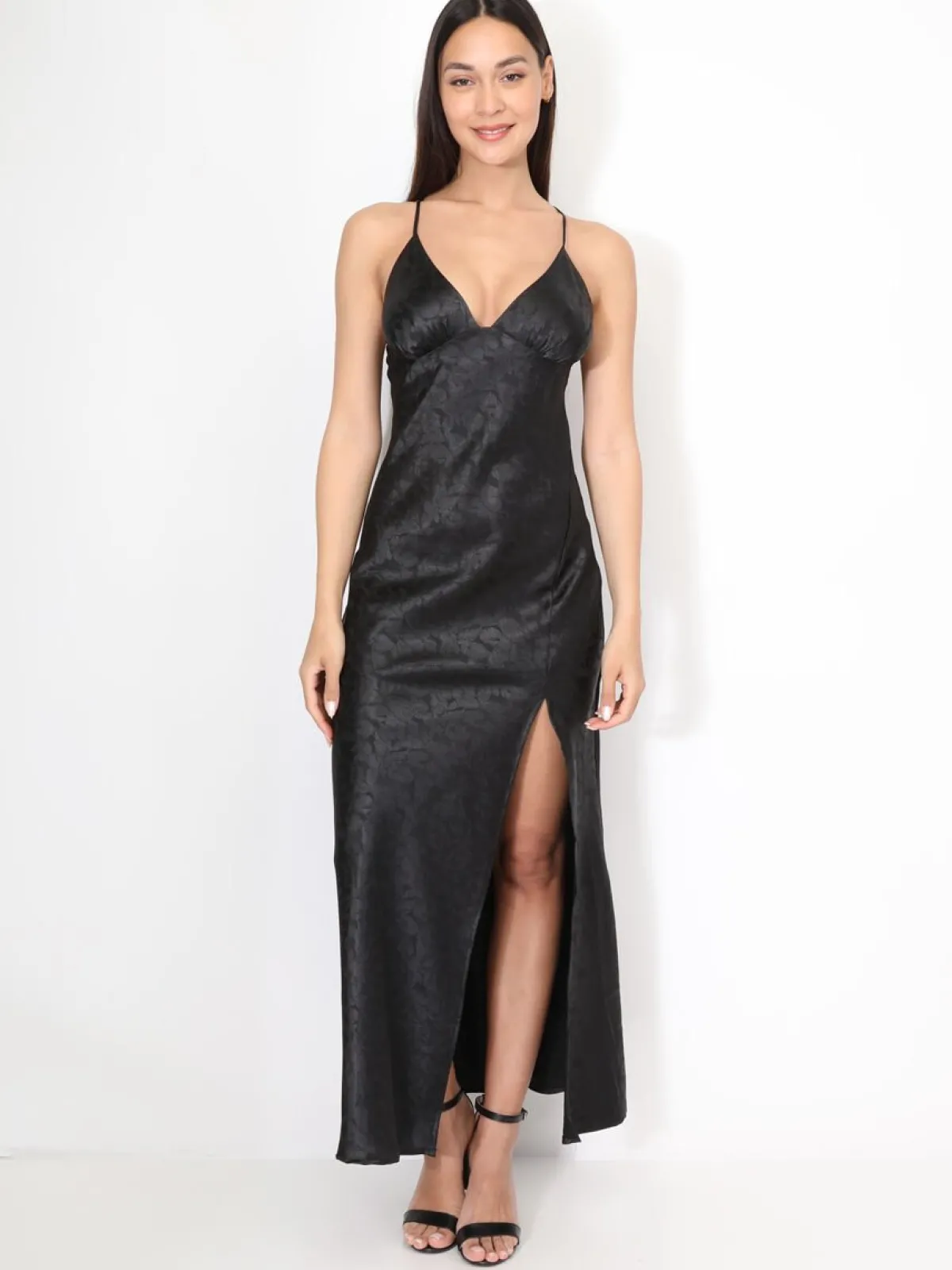 New La Modeuse Robe longue satinée à motif floral Noir