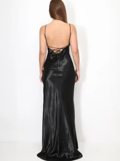 Sale La Modeuse Robe longue satinée et fendue Noir