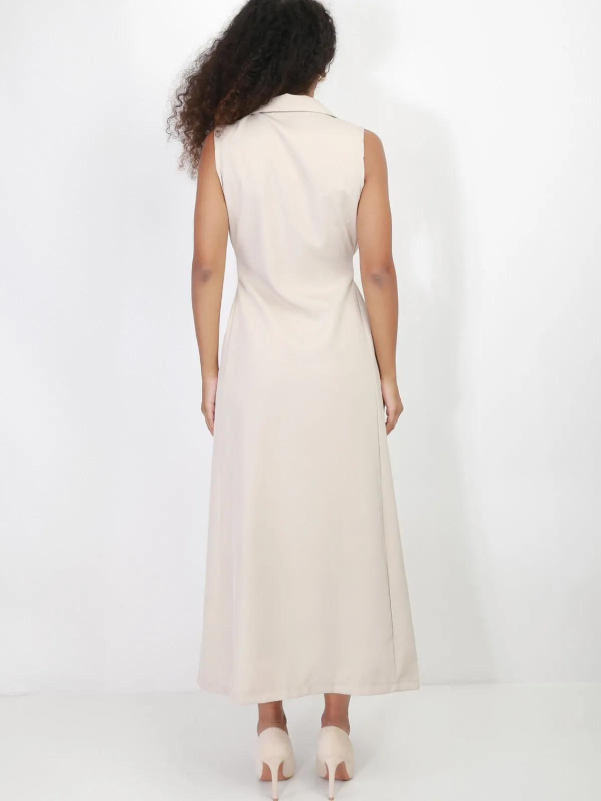 La Modeuse Robe longue style blazer à nouer Beige