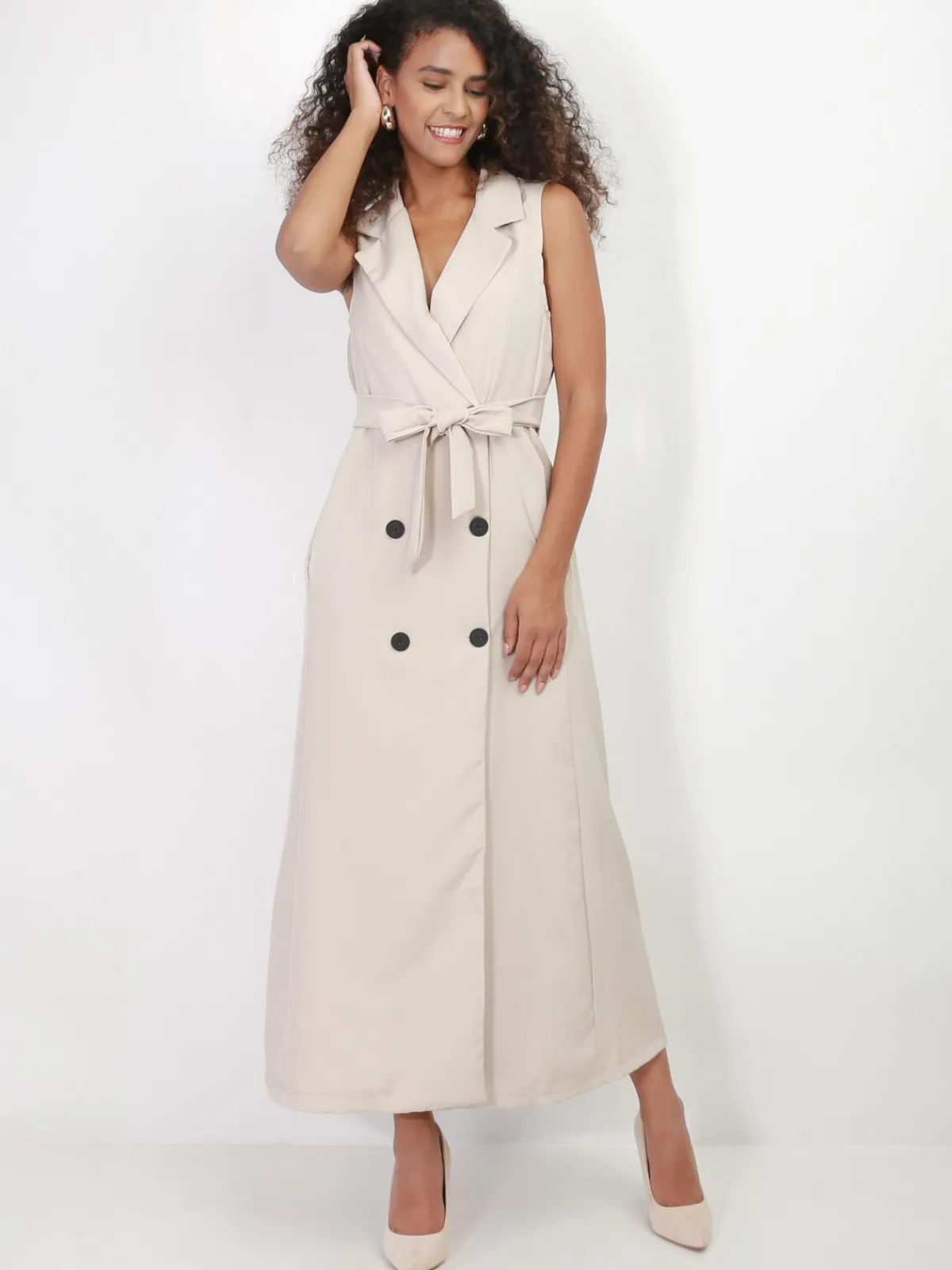 La Modeuse Robe longue style blazer à nouer Beige