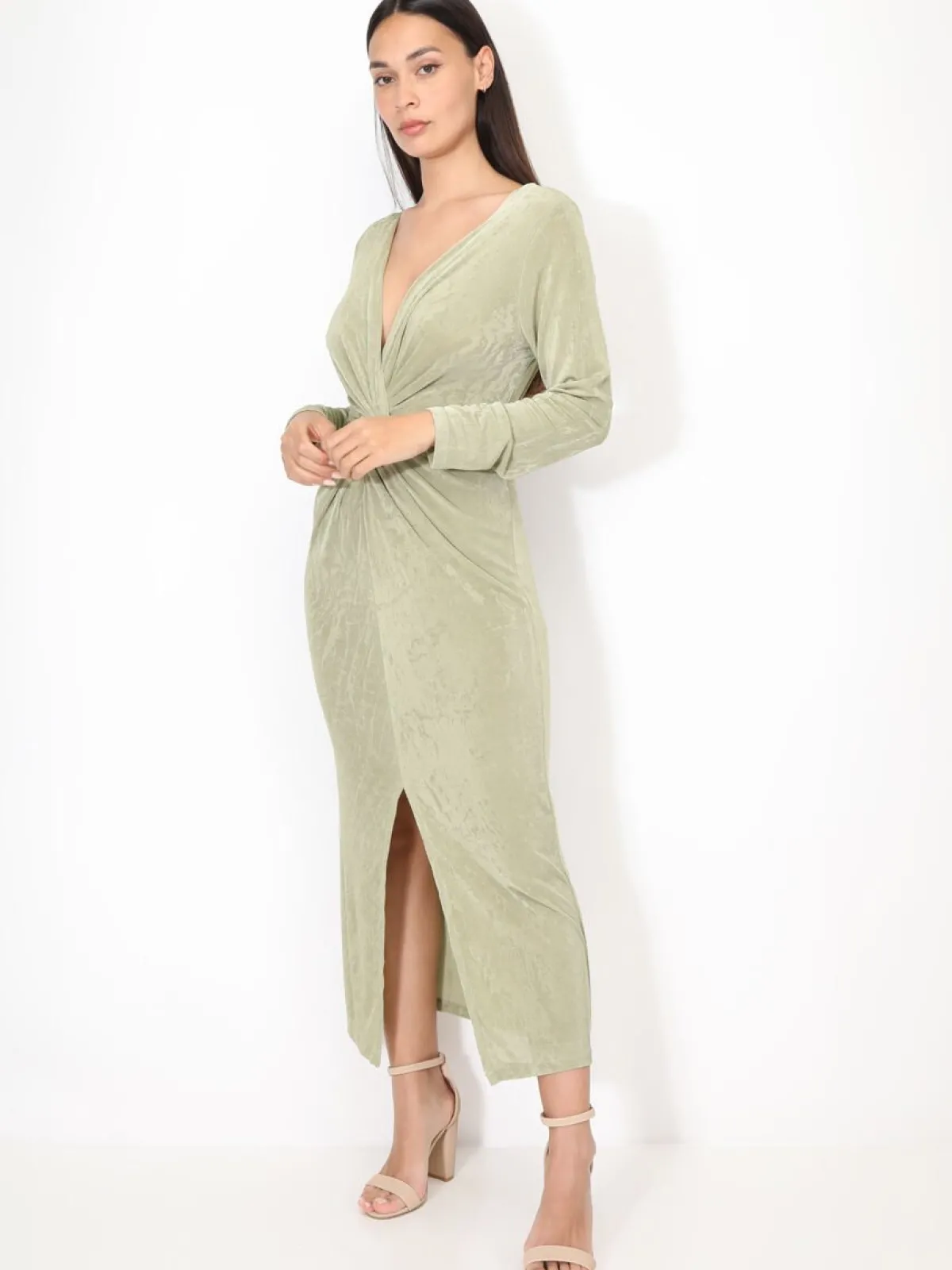 Online La Modeuse Robe longue torsadée et fendue VertOlive