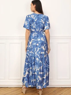 Hot La Modeuse Robe longue évasée à grandes fleurs Bleu