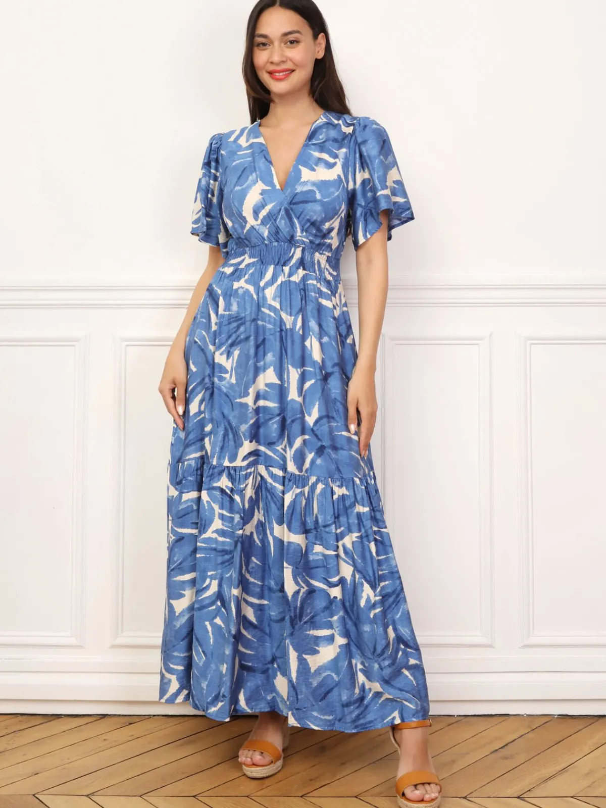 Hot La Modeuse Robe longue évasée à grandes fleurs Bleu