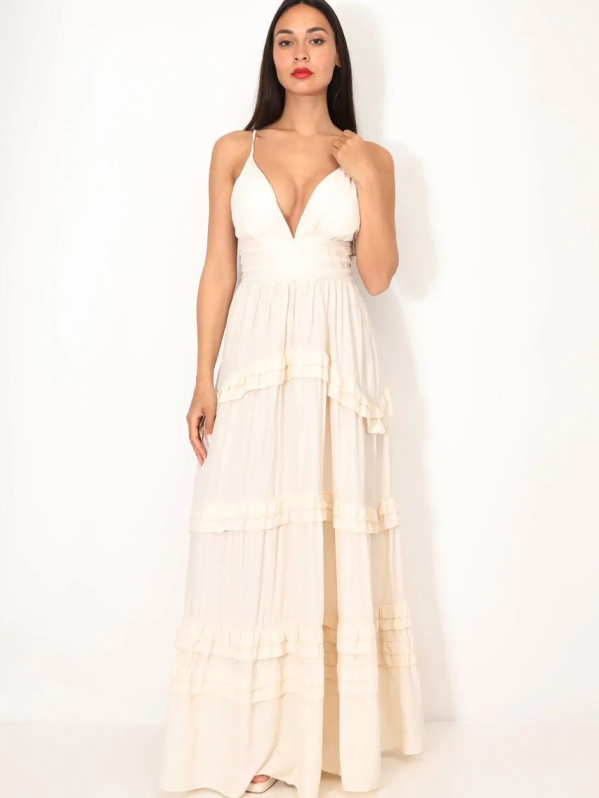 Outlet La Modeuse Robe longue évasée à volants Beige