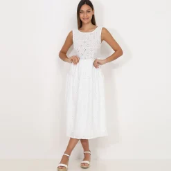 Sale La Modeuse Robe mi-longue en broderie anglaise Blanc