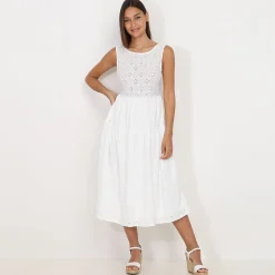 Sale La Modeuse Robe mi-longue en broderie anglaise Blanc