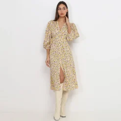 Sale La Modeuse Robe mi-longue fleurie à manches bouffantes Violet