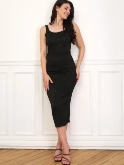 La Modeuse Robe moulante à motif en relief Noir