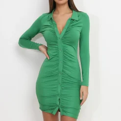 Clearance La Modeuse Robe moulante froncée à boutons Vert