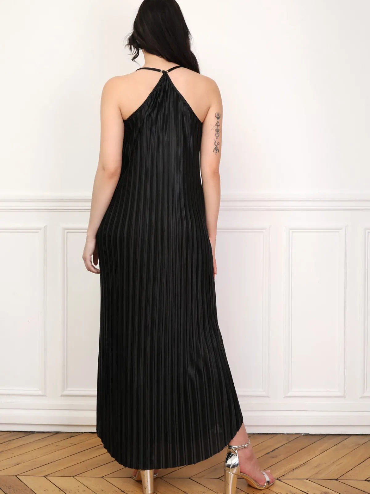 Best La Modeuse Robe plissée à bords arrondis Noir