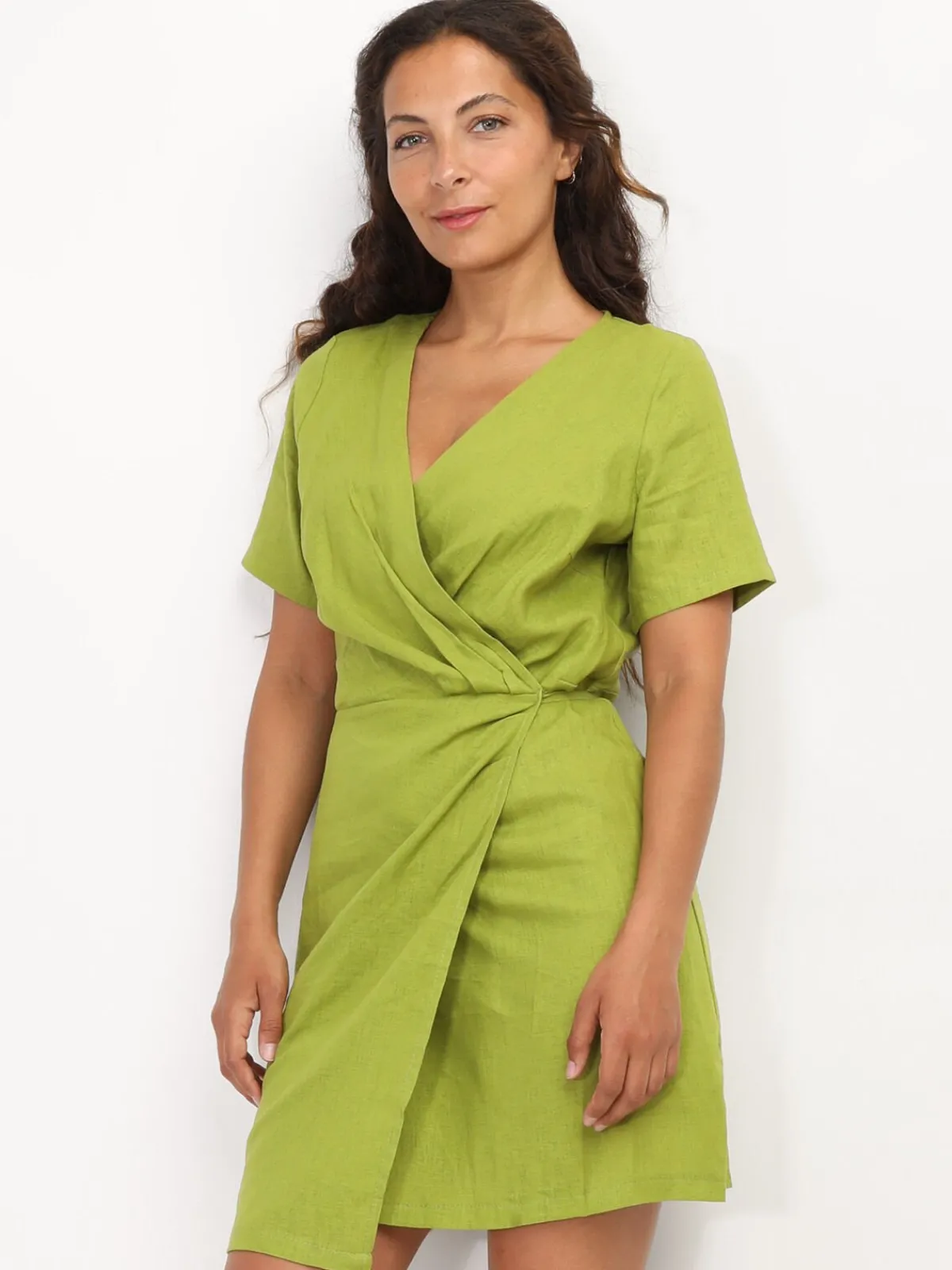 New La Modeuse Robe portefeuille en lin VertOlive