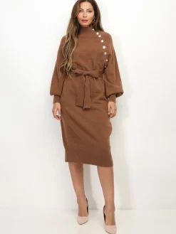 Best La Modeuse Robe pull à ceinture et boutons Marron