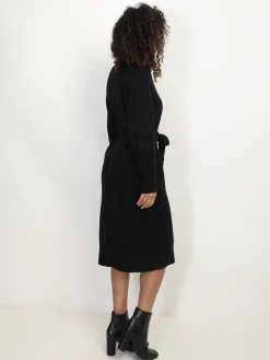 New La Modeuse Robe pull à ceinture et boutons Noir