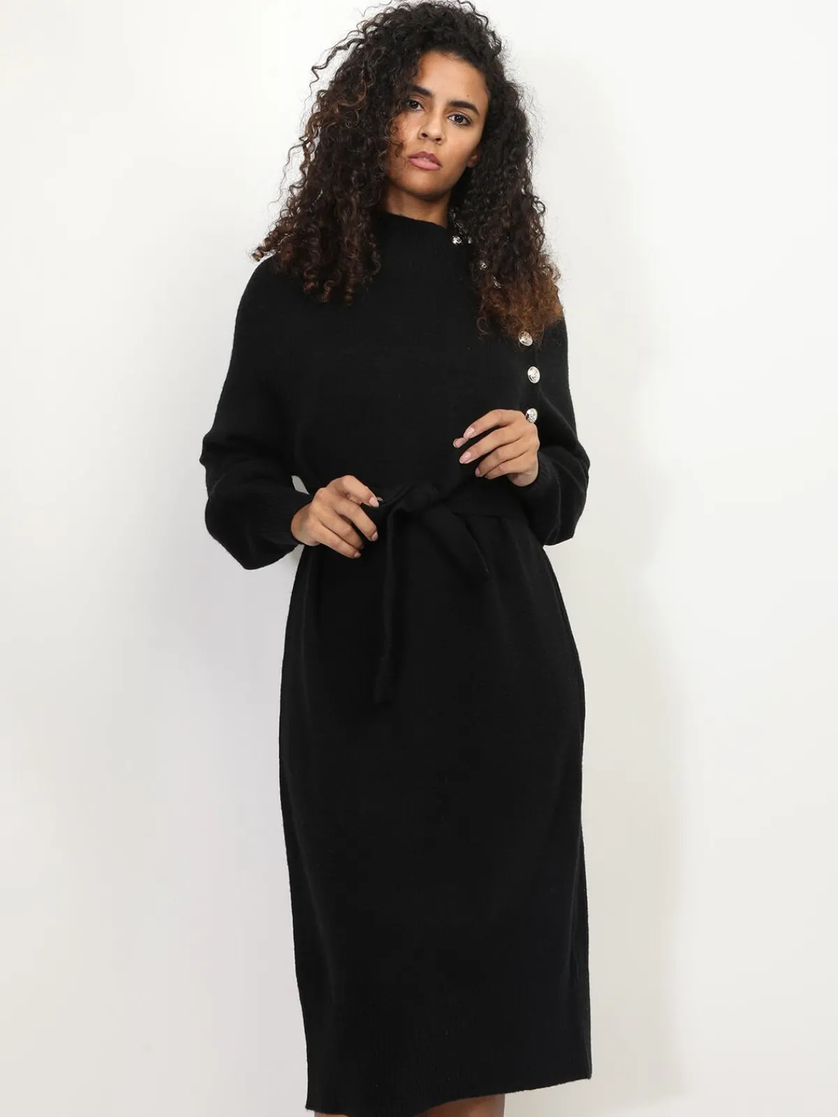 New La Modeuse Robe pull à ceinture et boutons Noir