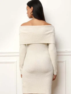 La Modeuse Robe pull à col bardot et sequins Beige