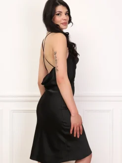 Clearance La Modeuse Robe satinée à col bénitier et bretelles Noir