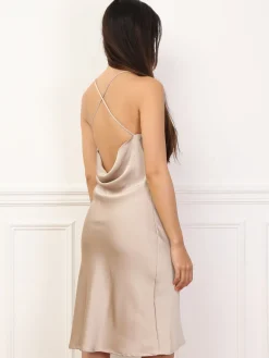 Outlet La Modeuse Robe satinée à col bénitier et bretelles Dorérose