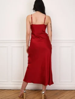 Outlet La Modeuse Robe satinée à détail fleur Rougefoncé