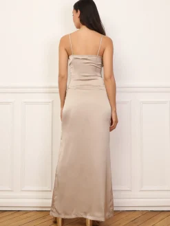 Best La Modeuse Robe satinée et drapée à fente Doré